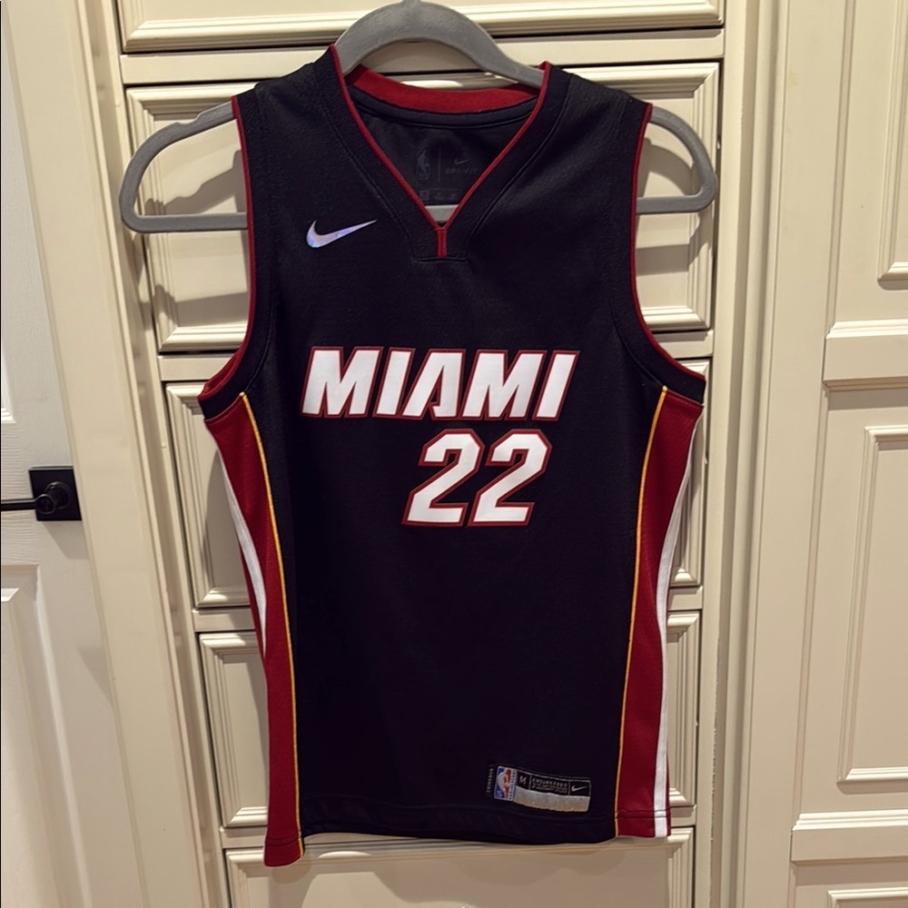 Boys SZ m Miami BUTLER 22 authentic NIKE NBA Basketball Jersey